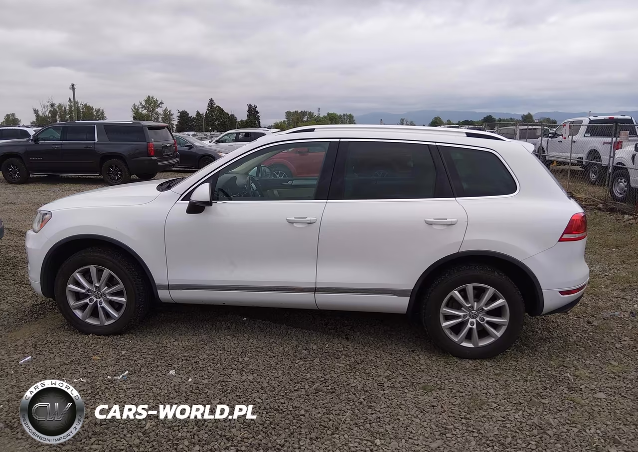 2014 Volkswagen Touareg 3.6L Sport VIN:WVGEF9BP5ED007301 - 15