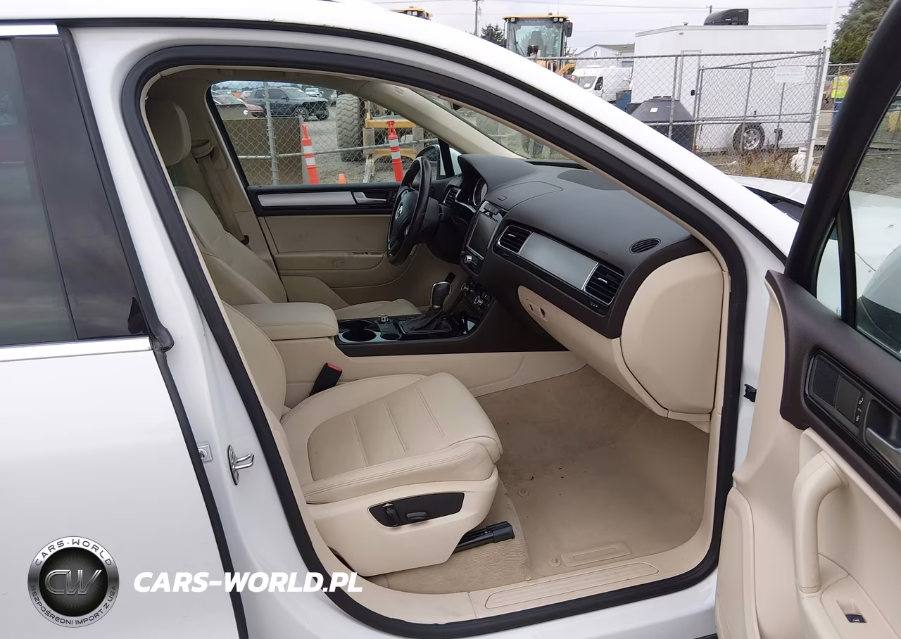 2014 Volkswagen Touareg 3.6L Sport VIN:WVGEF9BP5ED007301 - 5