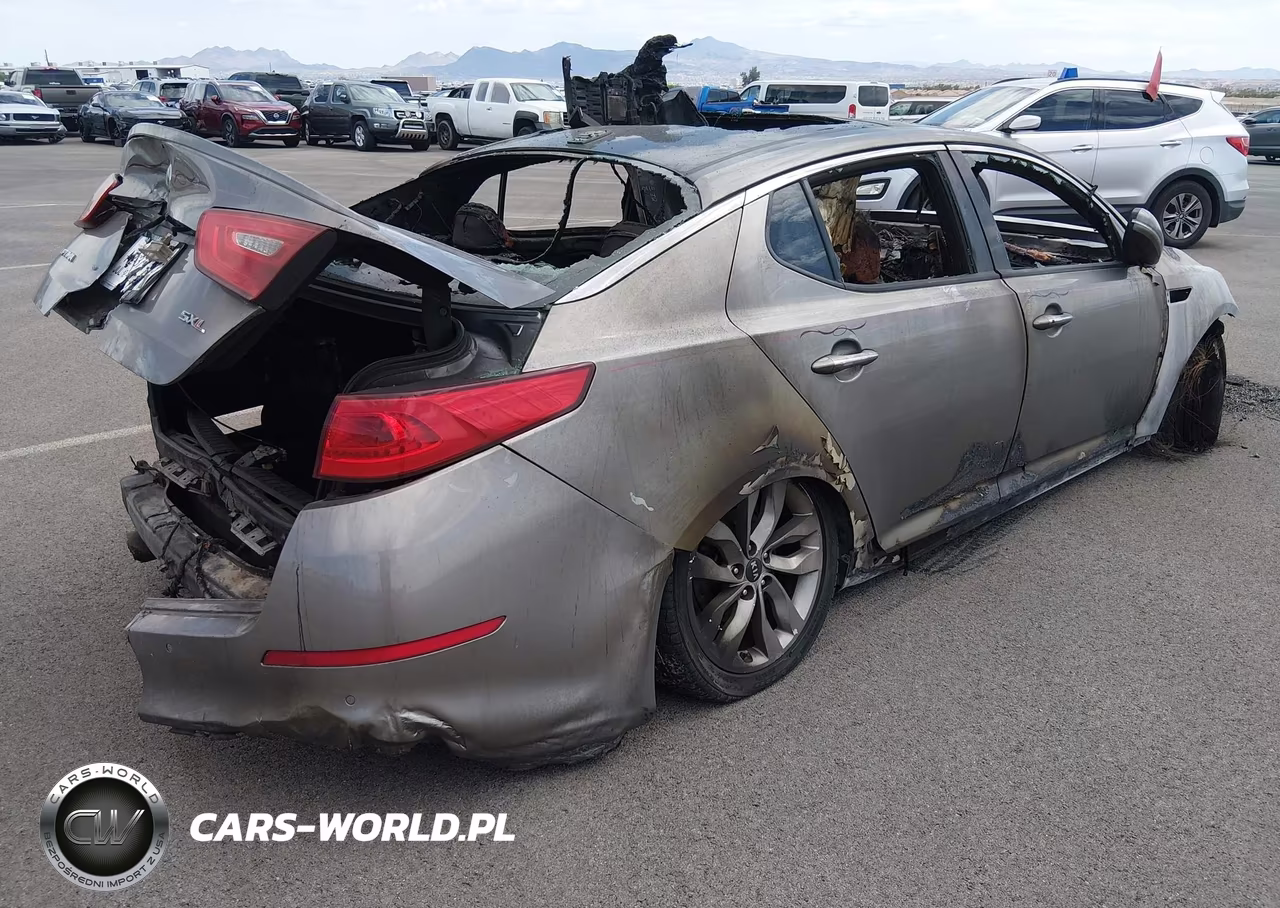 2014 Kia Optima VIN:5XXGR4A60EG325901 - 4