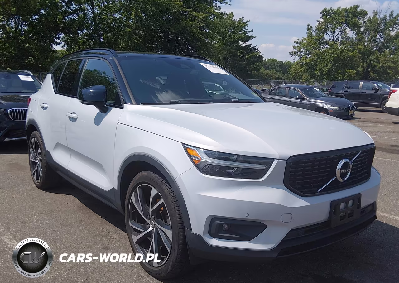 2021 Volvo Xc40 T5 R-Design – zdjęcie 1 z 16