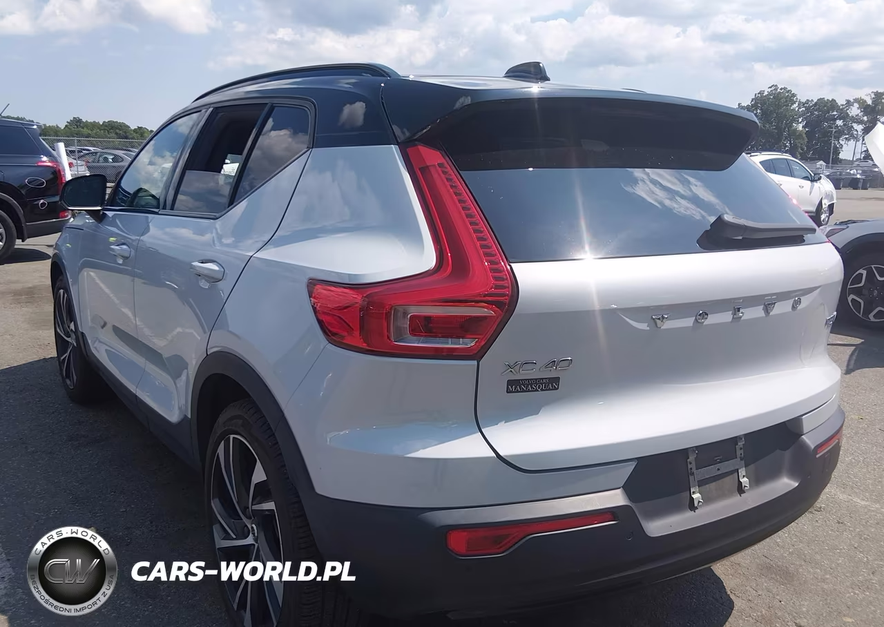 2021 Volvo Xc40 T5 R-Design VIN:YV4162UM4M2462256 - 3