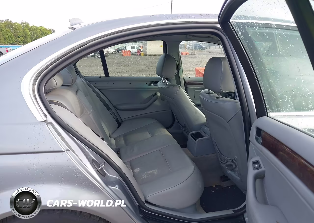 2005 BMW 330Xi VIN:WBAEW53405PN39584 - 8