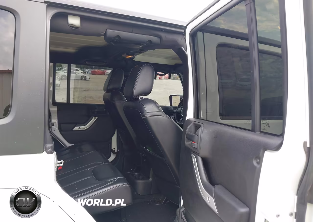 2013 Jeep Wrangler Unlimited Sahara VIN:1C4BJWEG5DL585404 - 8