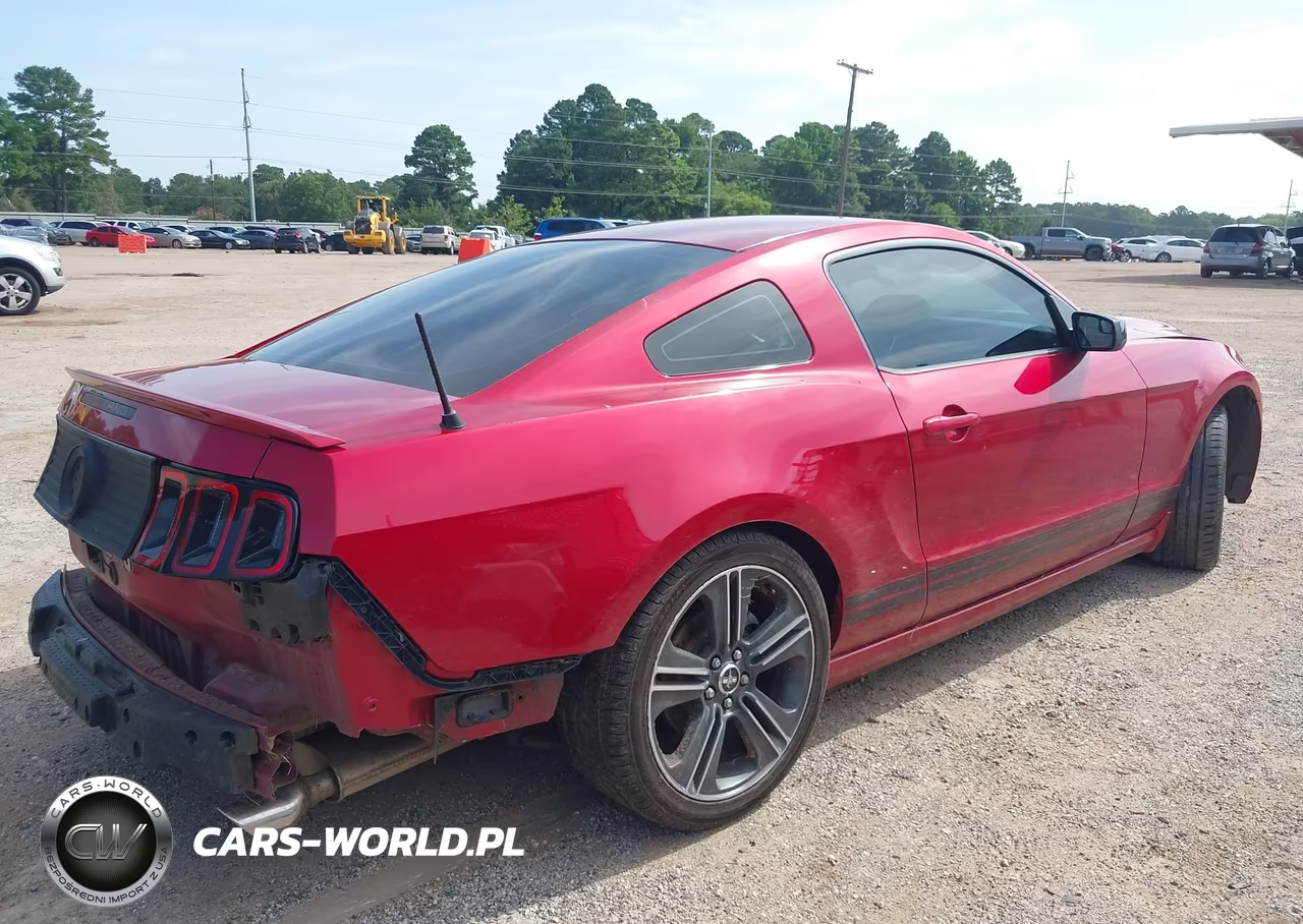 2013 Ford Mustang V6 VIN:1ZVBP8AM3D5211686 - 4