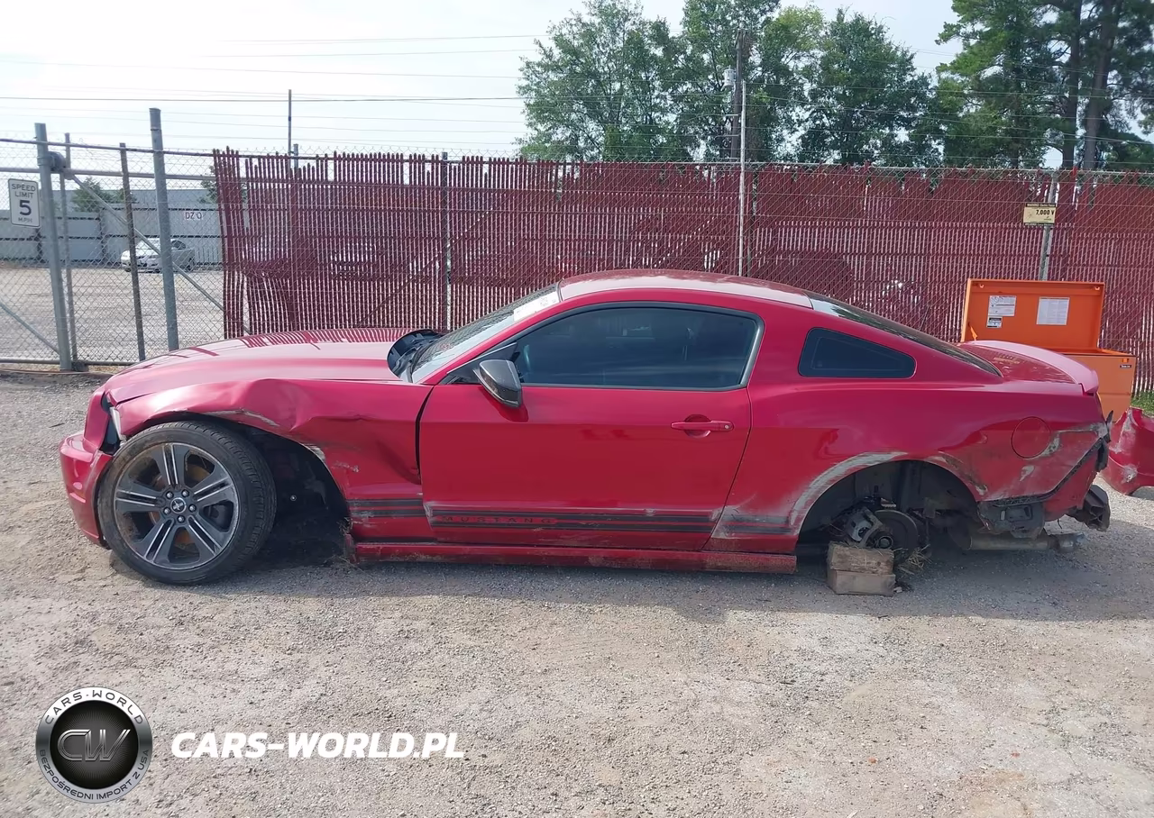 2013 Ford Mustang V6 VIN:1ZVBP8AM3D5211686 - 6