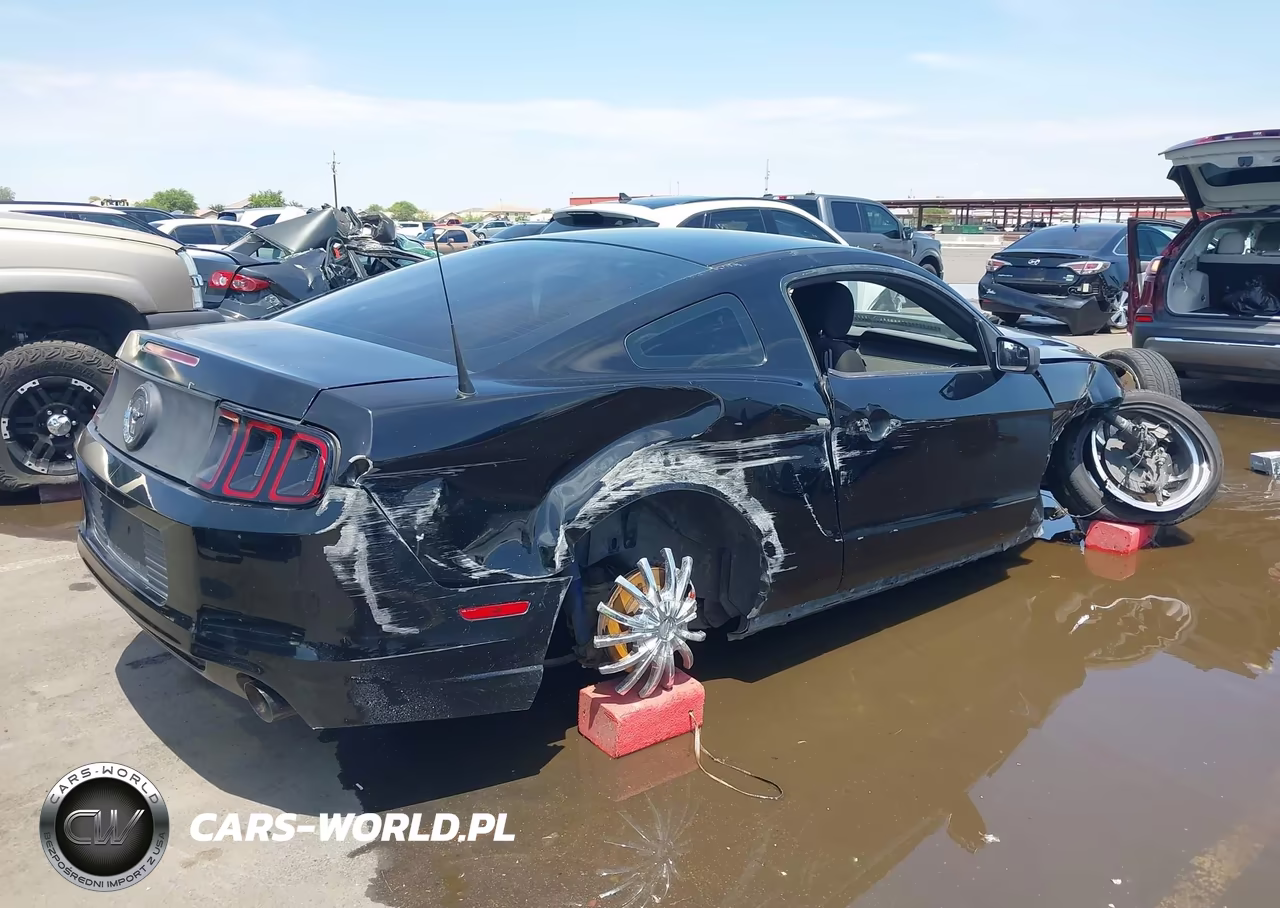 2014 Ford Mustang V6 VIN:1ZVBP8AM9E5257217 - 4