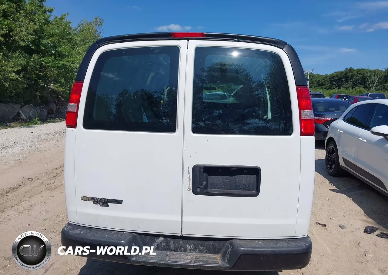2017 Chevrolet Express 2500 Work Van VIN:1GCWGAFF5H1209926 - 16
