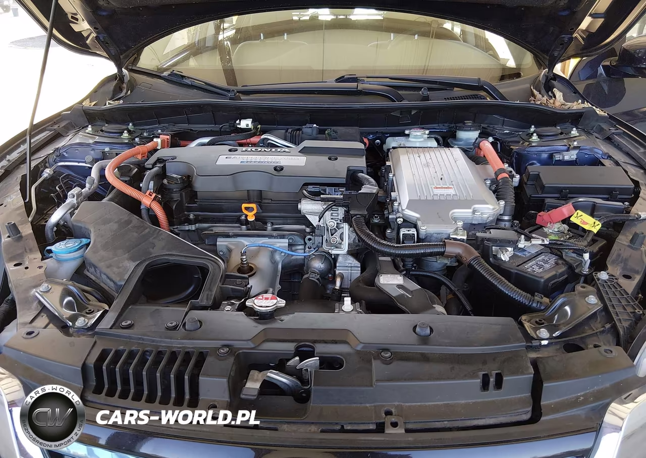 2015 Honda Accord Hybrid Touring VIN:1HGCR6F70FA014639 - 10
