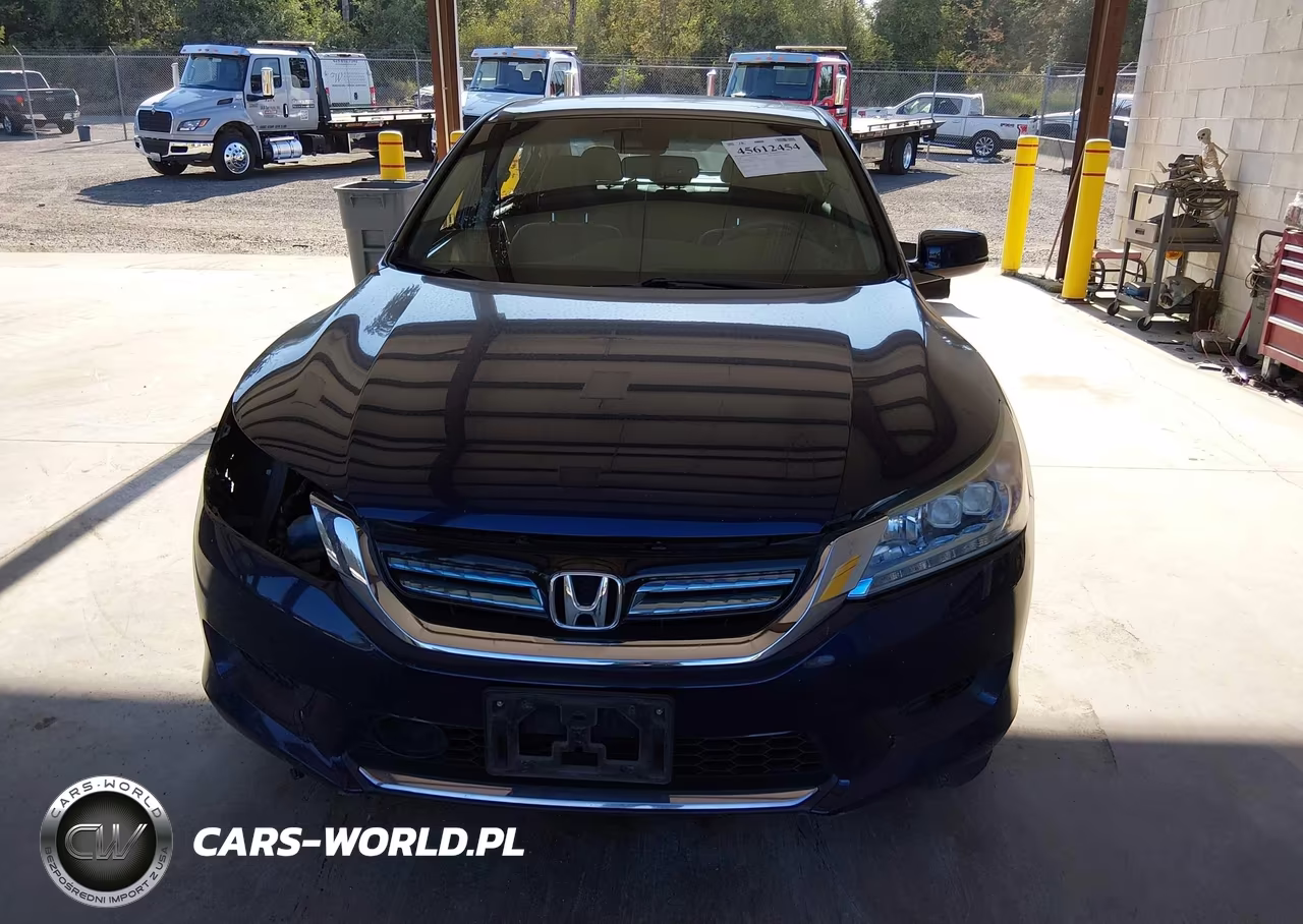 2015 Honda Accord Hybrid Touring VIN:1HGCR6F70FA014639 - 13