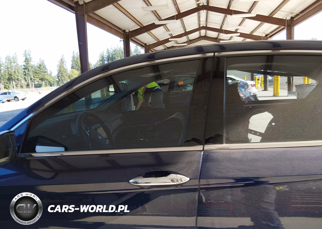 2015 Honda Accord Hybrid Touring VIN:1HGCR6F70FA014639 - 15