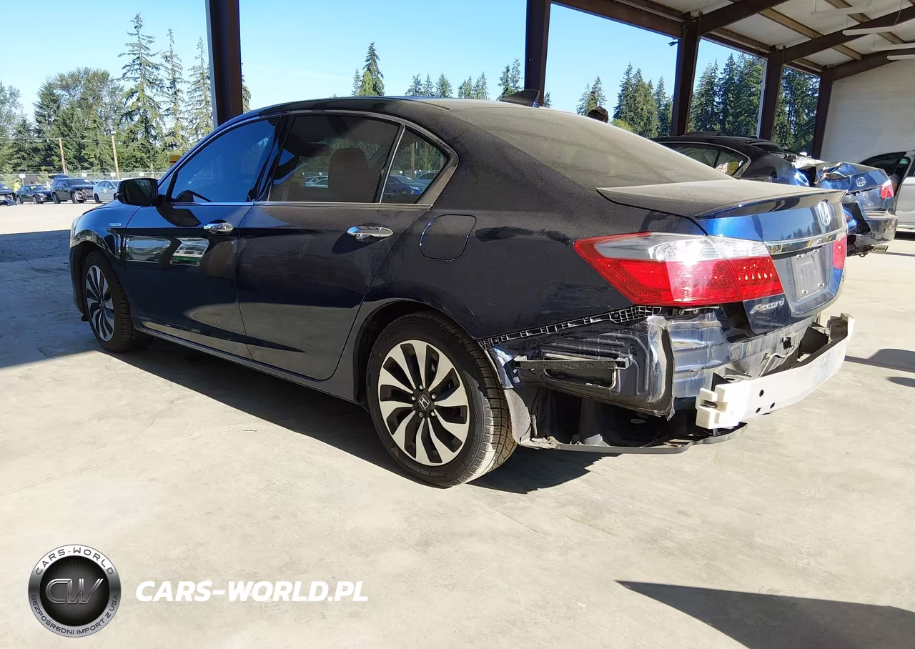 2015 Honda Accord Hybrid Touring VIN:1HGCR6F70FA014639 - 3