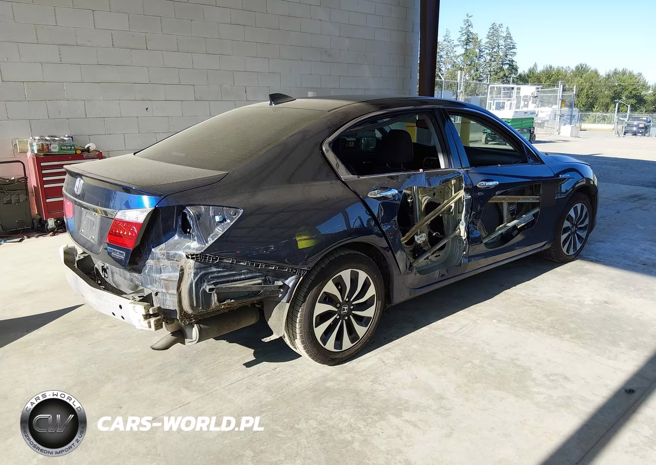 2015 Honda Accord Hybrid Touring VIN:1HGCR6F70FA014639 - 4