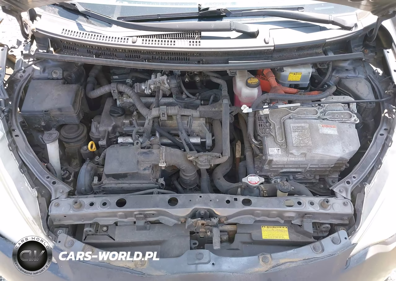 2013 Toyota Prius C Two VIN:JTDKDTB31D1539023 - 10