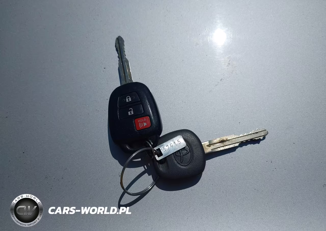 2013 Toyota Prius C Two VIN:JTDKDTB31D1539023 - 11