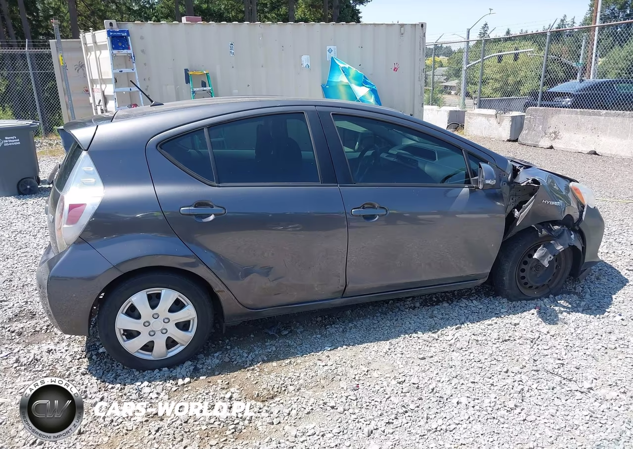 2013 Toyota Prius C Two VIN:JTDKDTB31D1539023 - 14