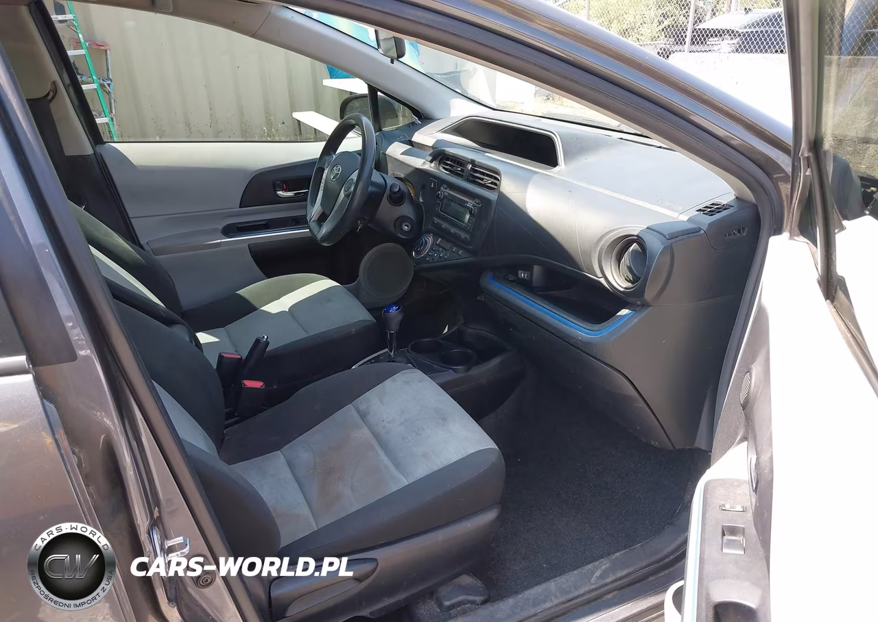 2013 Toyota Prius C Two VIN:JTDKDTB31D1539023 - 18