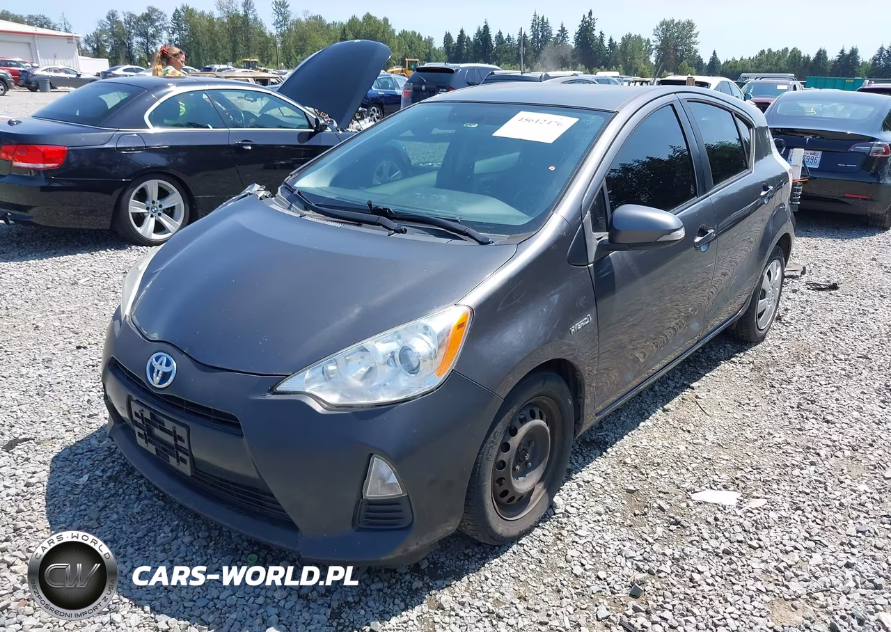 2013 Toyota Prius C Two VIN:JTDKDTB31D1539023 - 2