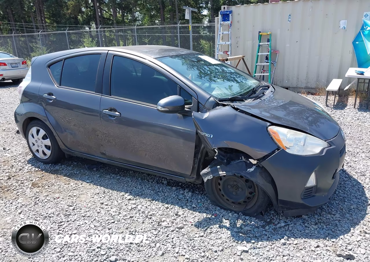 2013 Toyota Prius C Two VIN:JTDKDTB31D1539023 - 6