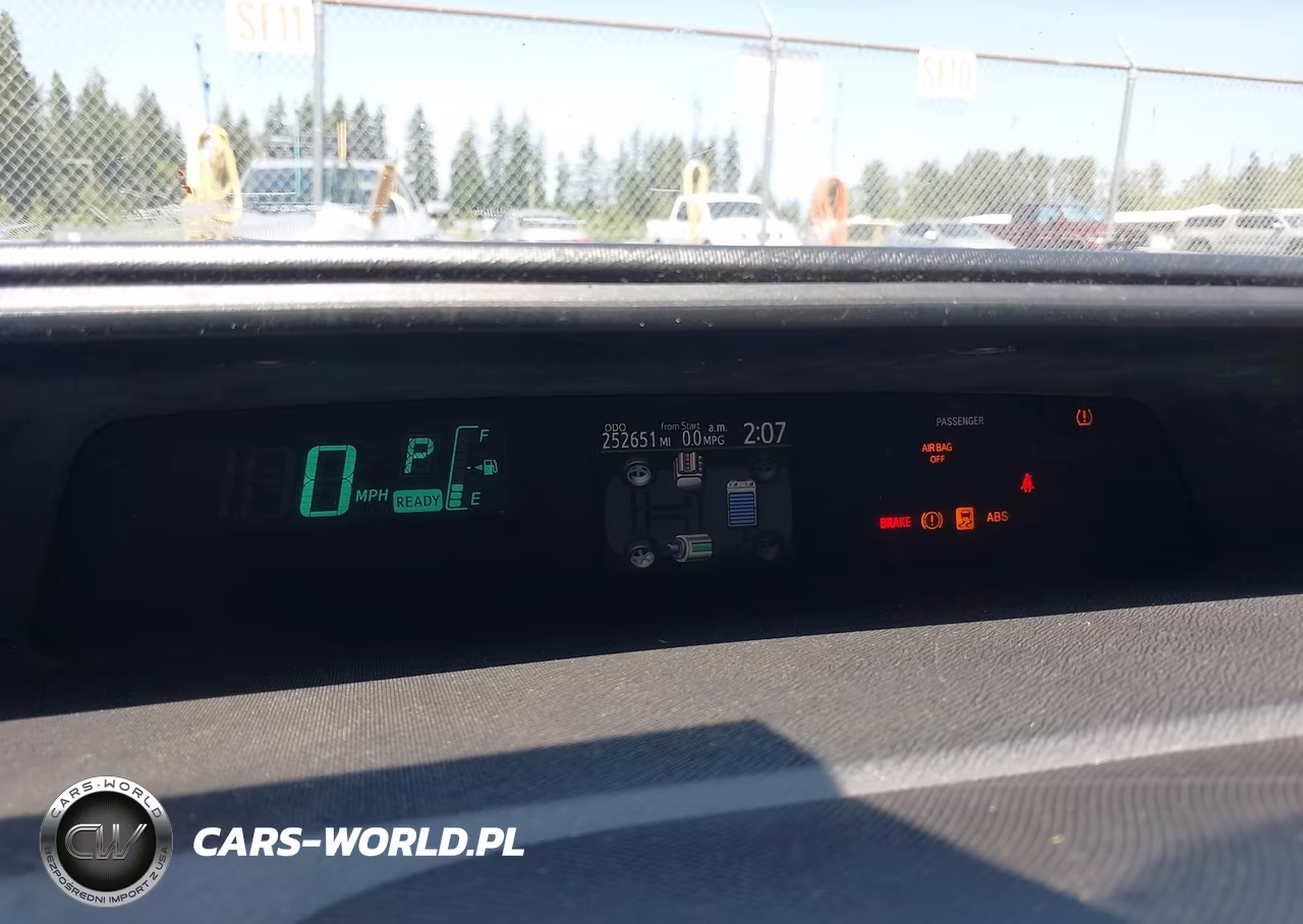 2013 Toyota Prius C Two VIN:JTDKDTB31D1539023 - 7