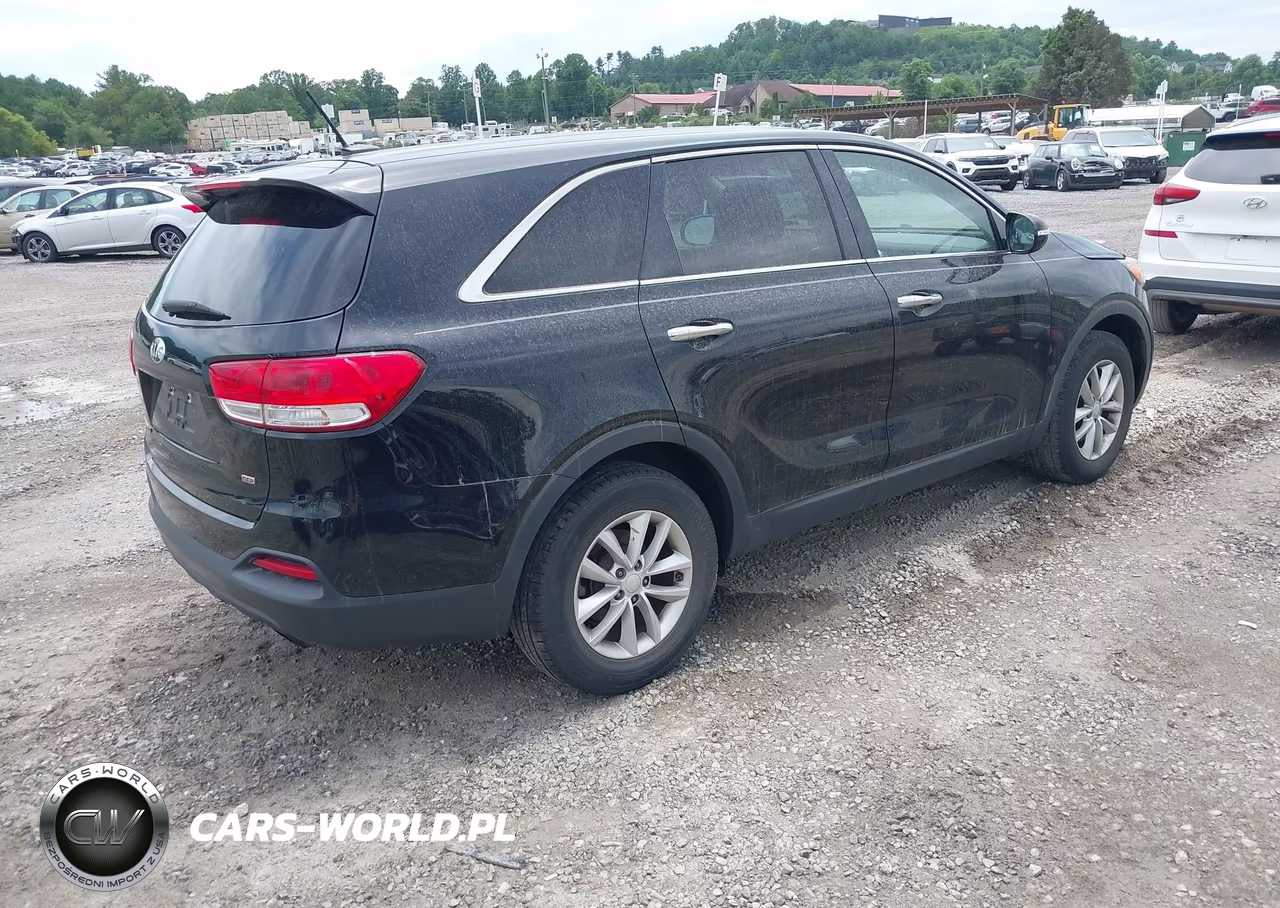 2017 Kia Sorento 2.4L L VIN:5XYPG4A31HG322775 - 4