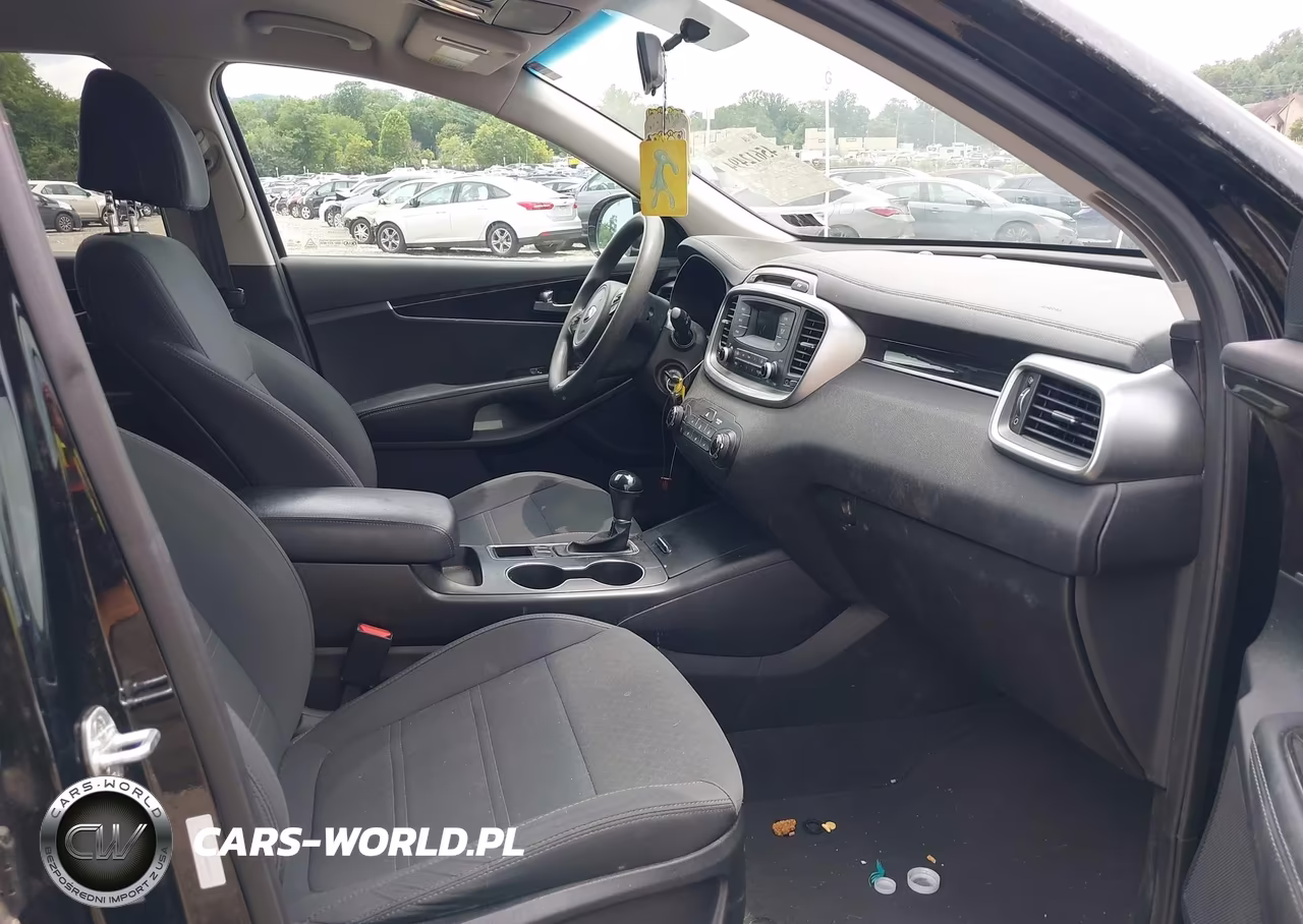 2017 Kia Sorento 2.4L L VIN:5XYPG4A31HG322775 - 5