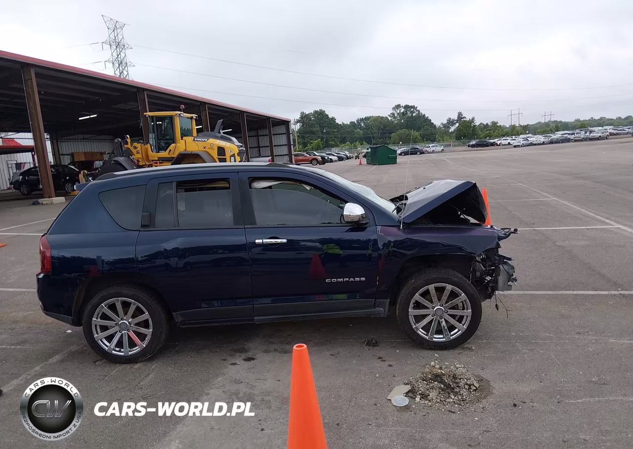 2016 Jeep Compass Latitude VIN:1C4NJDEBXGD585757 - 13