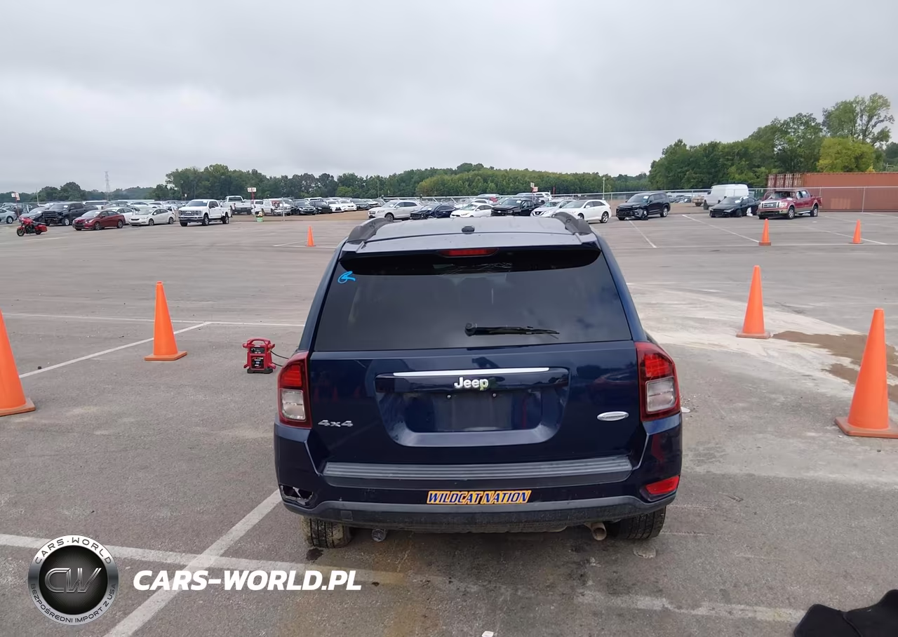 2016 Jeep Compass Latitude VIN:1C4NJDEBXGD585757 - 16
