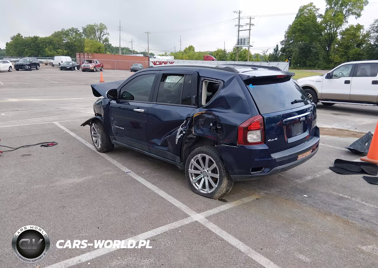 2016 Jeep Compass Latitude VIN:1C4NJDEBXGD585757 - 3
