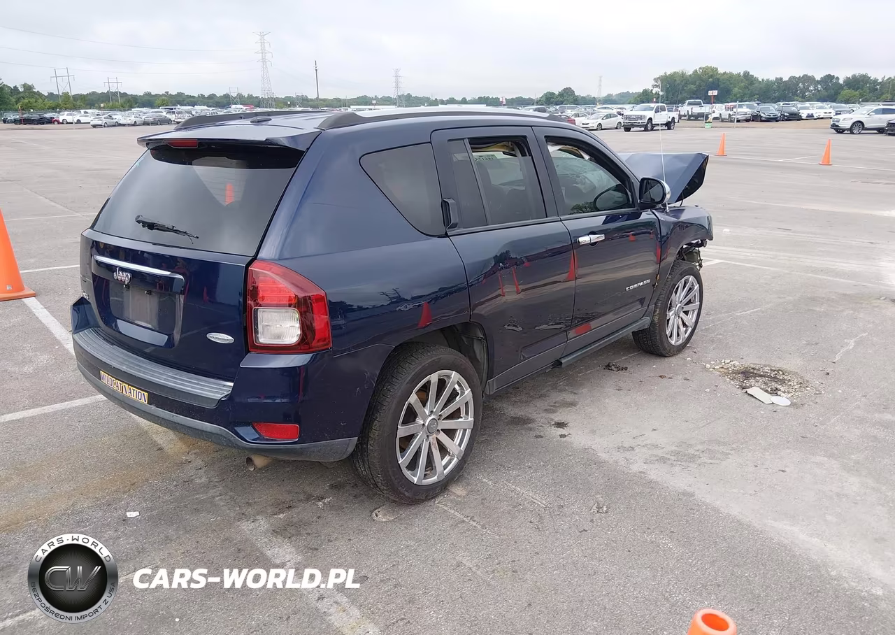 2016 Jeep Compass Latitude VIN:1C4NJDEBXGD585757 - 4