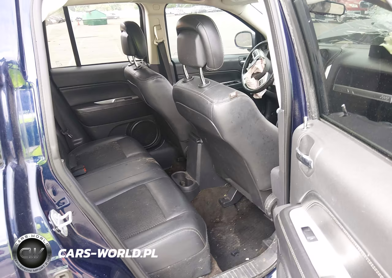 2016 Jeep Compass Latitude VIN:1C4NJDEBXGD585757 - 8