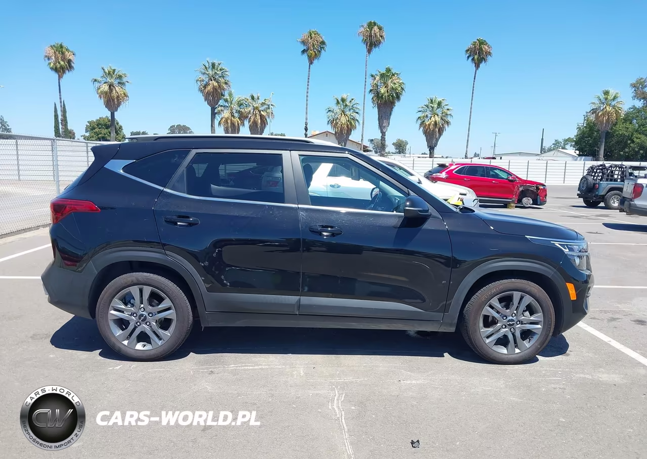 2023 Kia Seltos S VIN:KNDEU2AAXP7432917 - 13