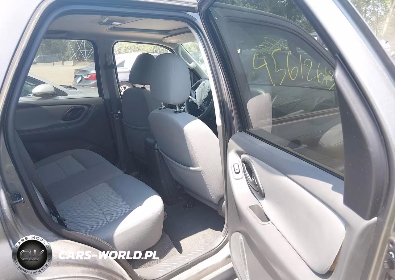 2005 Ford Escape Xlt VIN:1FMYU03105KE40948 - 8