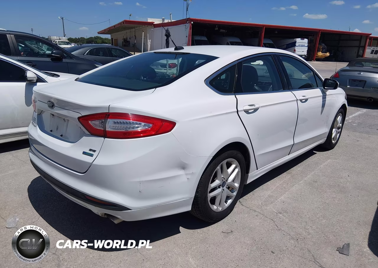 2015 Ford Fusion Se VIN:3FA6P0HD2FR129949 - 4