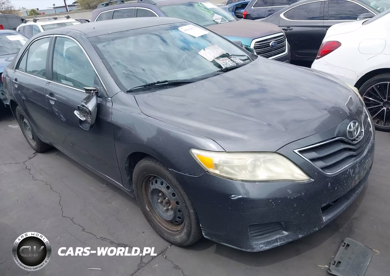2011 Toyota Camry Le – zdjęcie 1 z 17