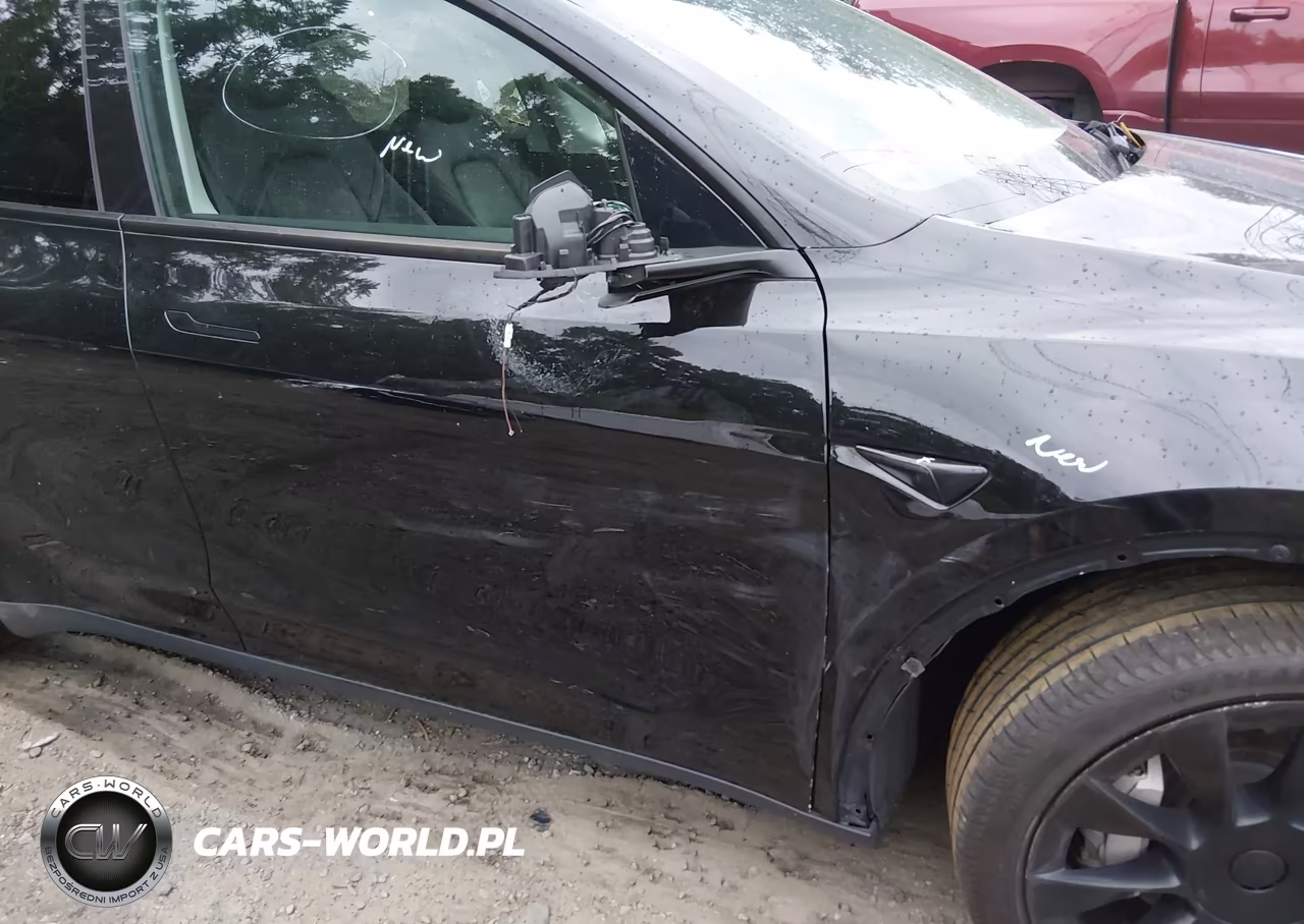 2023 Tesla Model Y Awd-Long Range Dual Motor All-Wheel Drive VIN:7SAYGDEE4PA050972 - 24