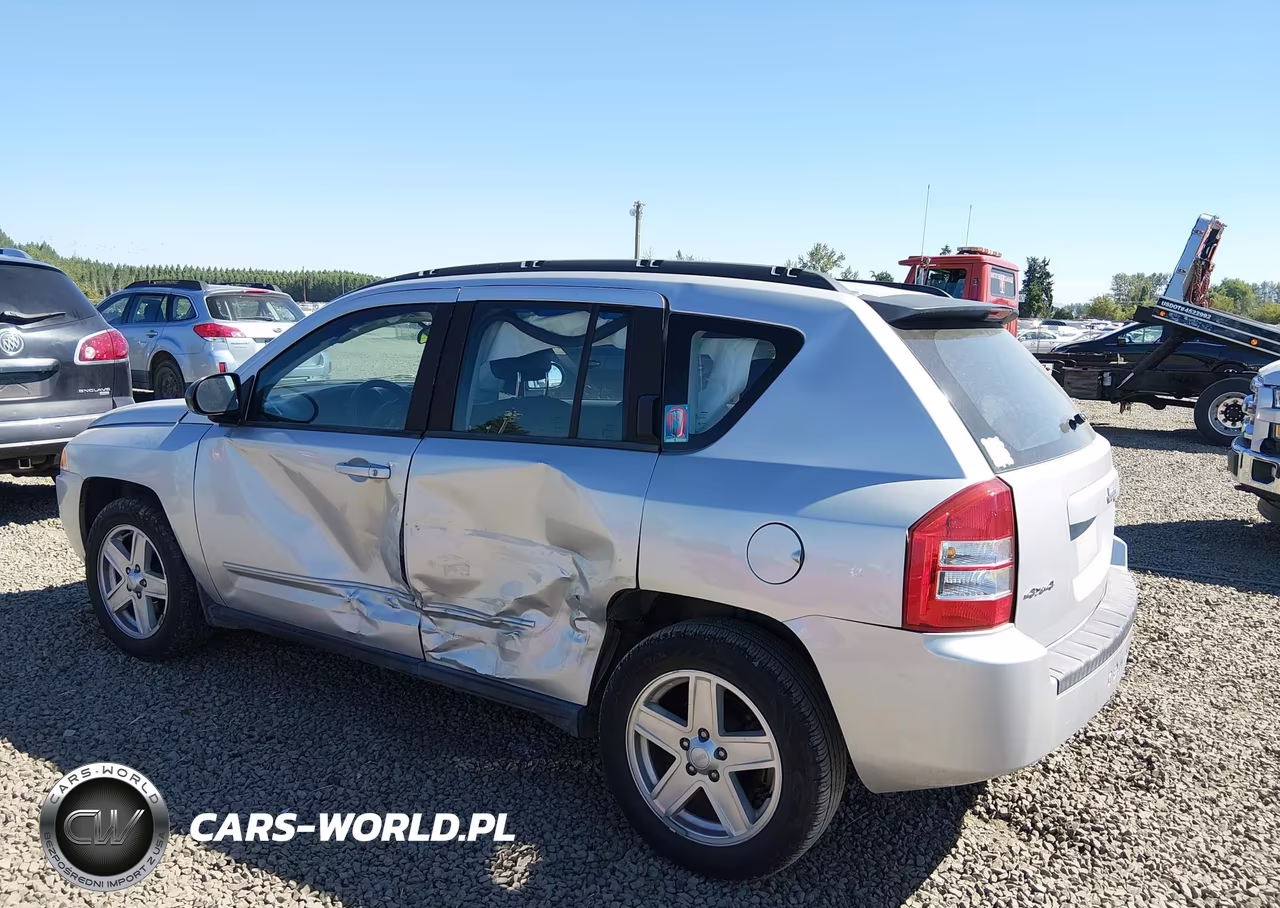2010 Jeep Compass Sport VIN:1J4NF4FB7AD649321 - 3