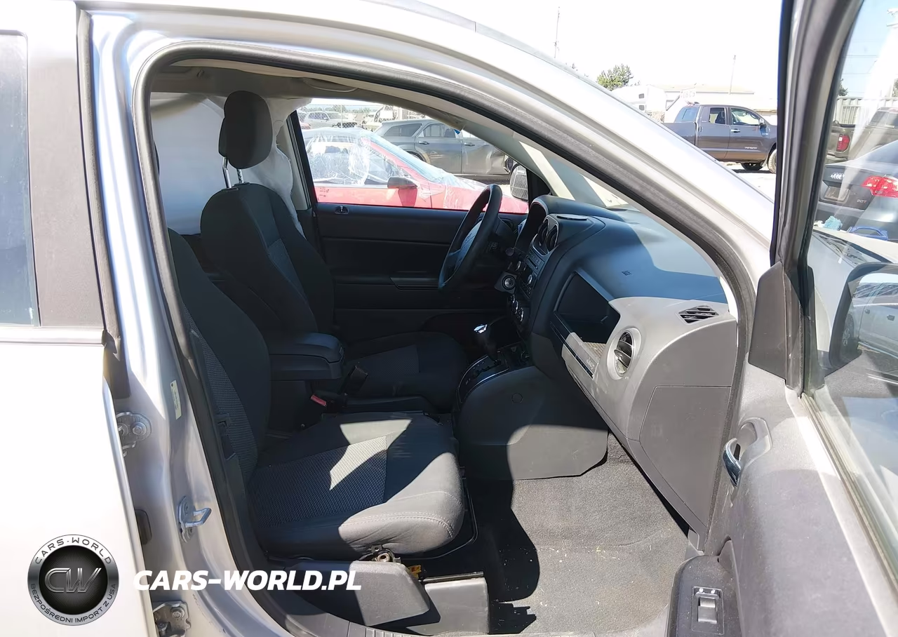 2010 Jeep Compass Sport VIN:1J4NF4FB7AD649321 - 5