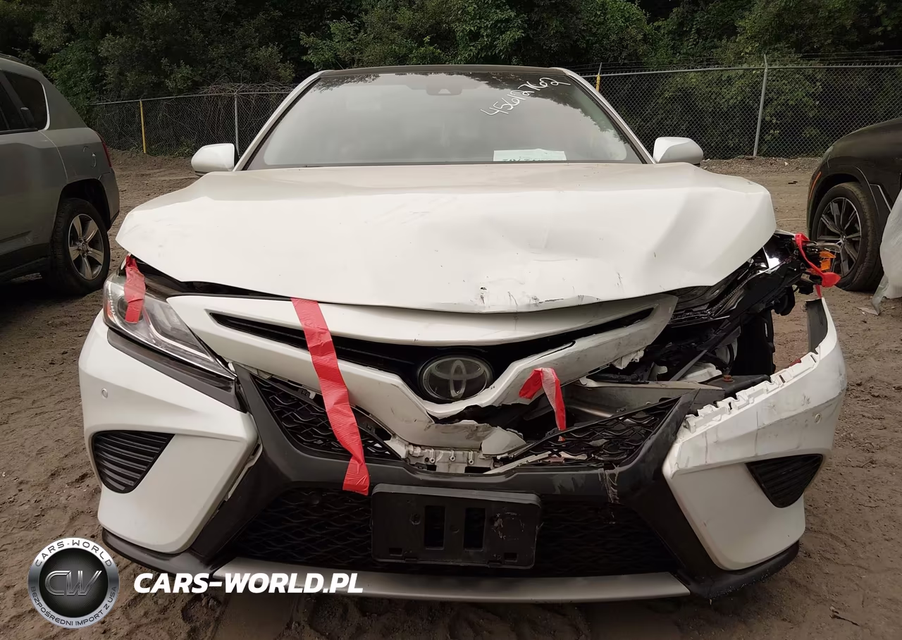 2018 Toyota Camry Xse VIN:4T1B61HK2JU049189 - 12