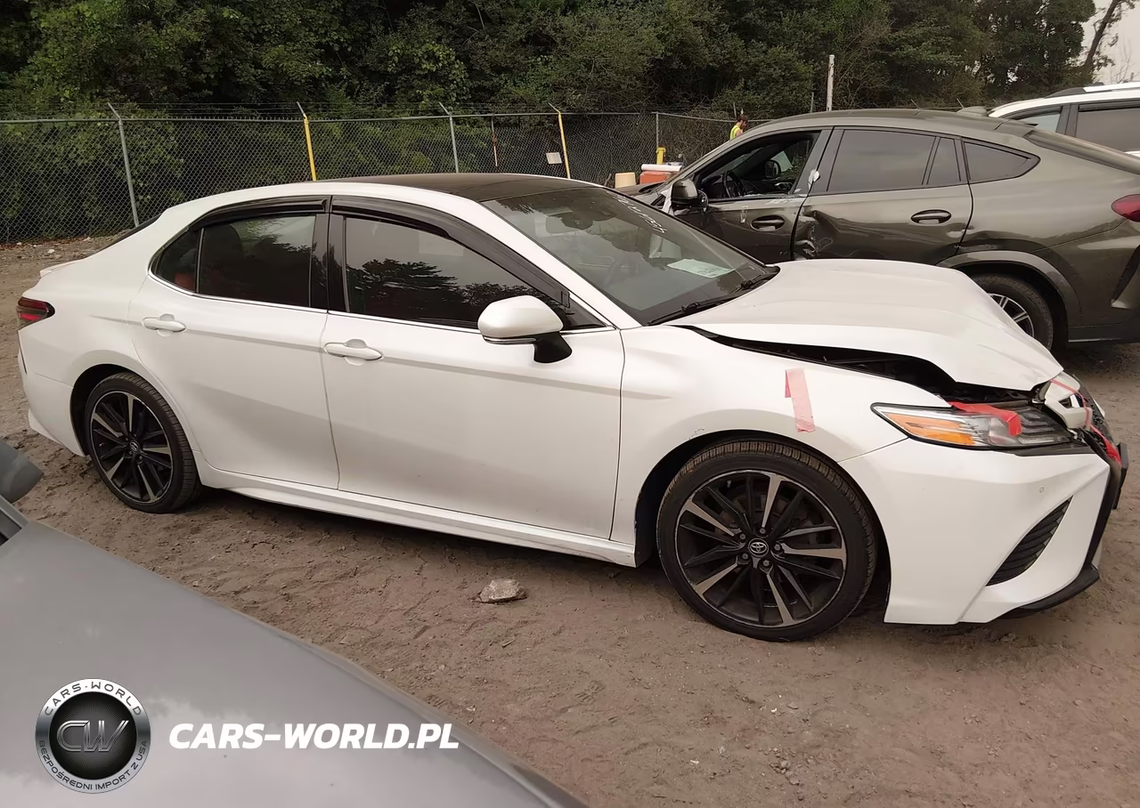 2018 Toyota Camry Xse VIN:4T1B61HK2JU049189 - 13