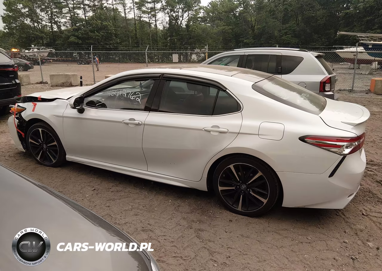 2018 Toyota Camry Xse VIN:4T1B61HK2JU049189 - 14