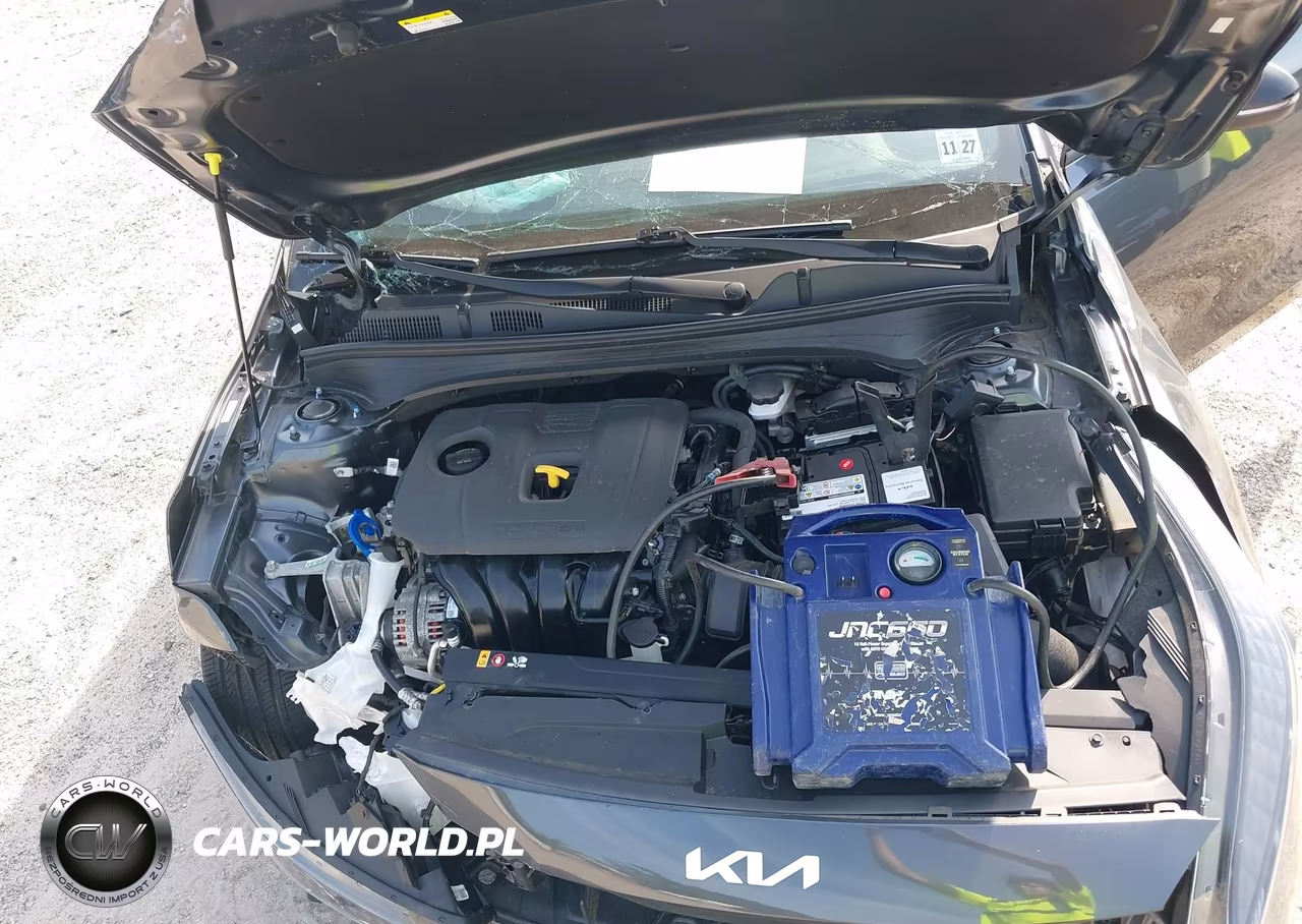 2023 Kia Forte Gt-Line VIN:3KPF54AD1PE546327 - 10