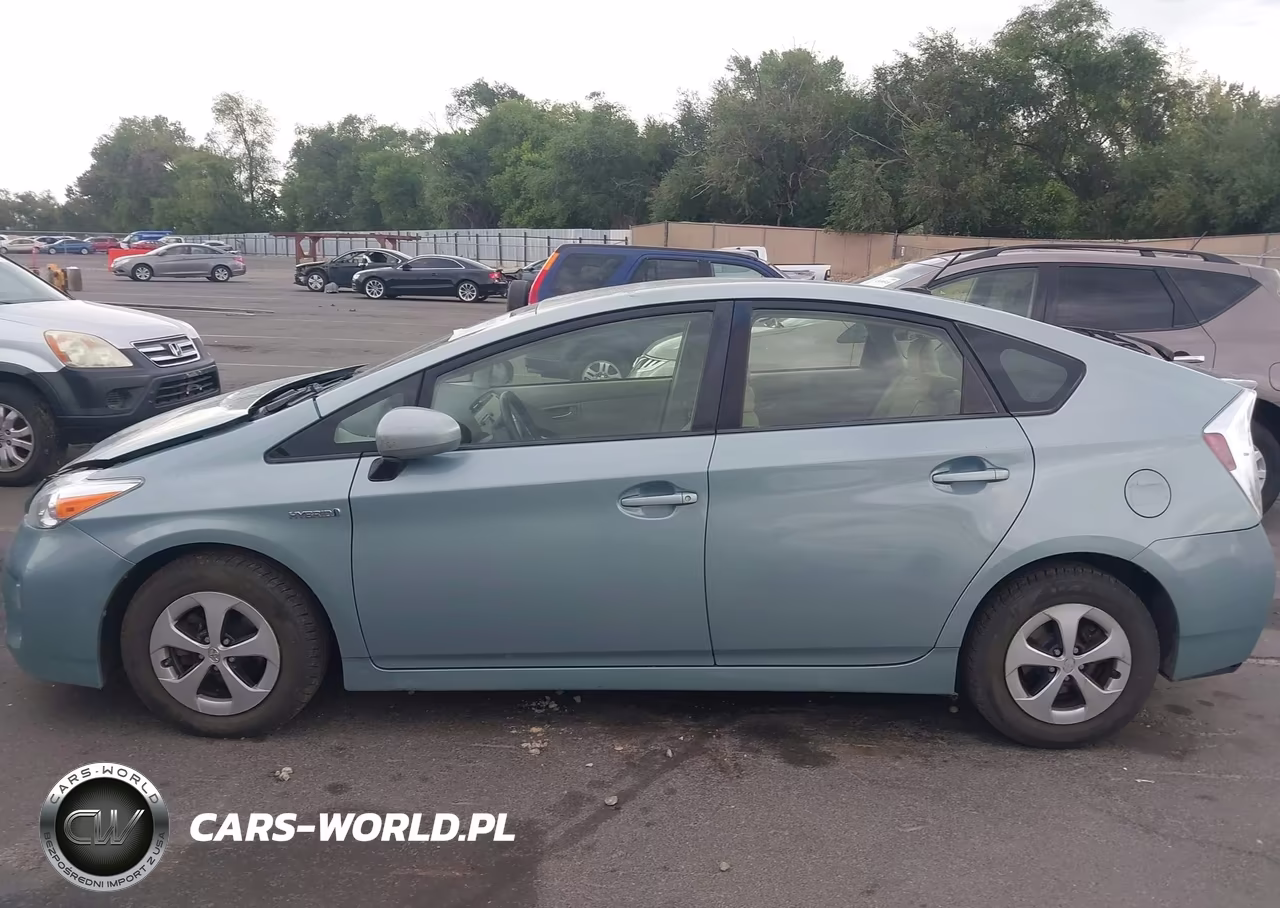 2013 Toyota Prius Three VIN:JTDKN3DU4D5639631 - 14