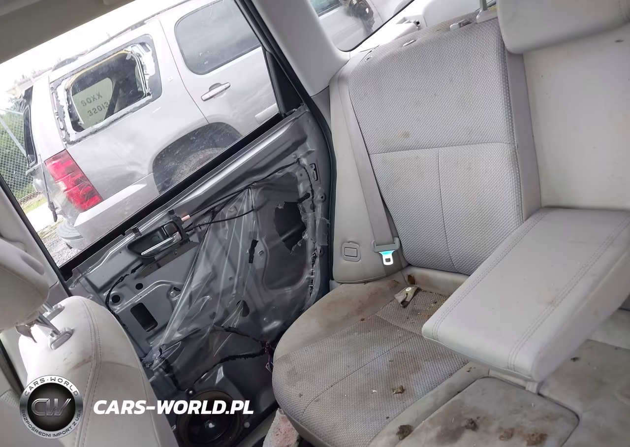 2011 Subaru Forester 2.5X Premium VIN:JF2SHADC8BH747301 - 13