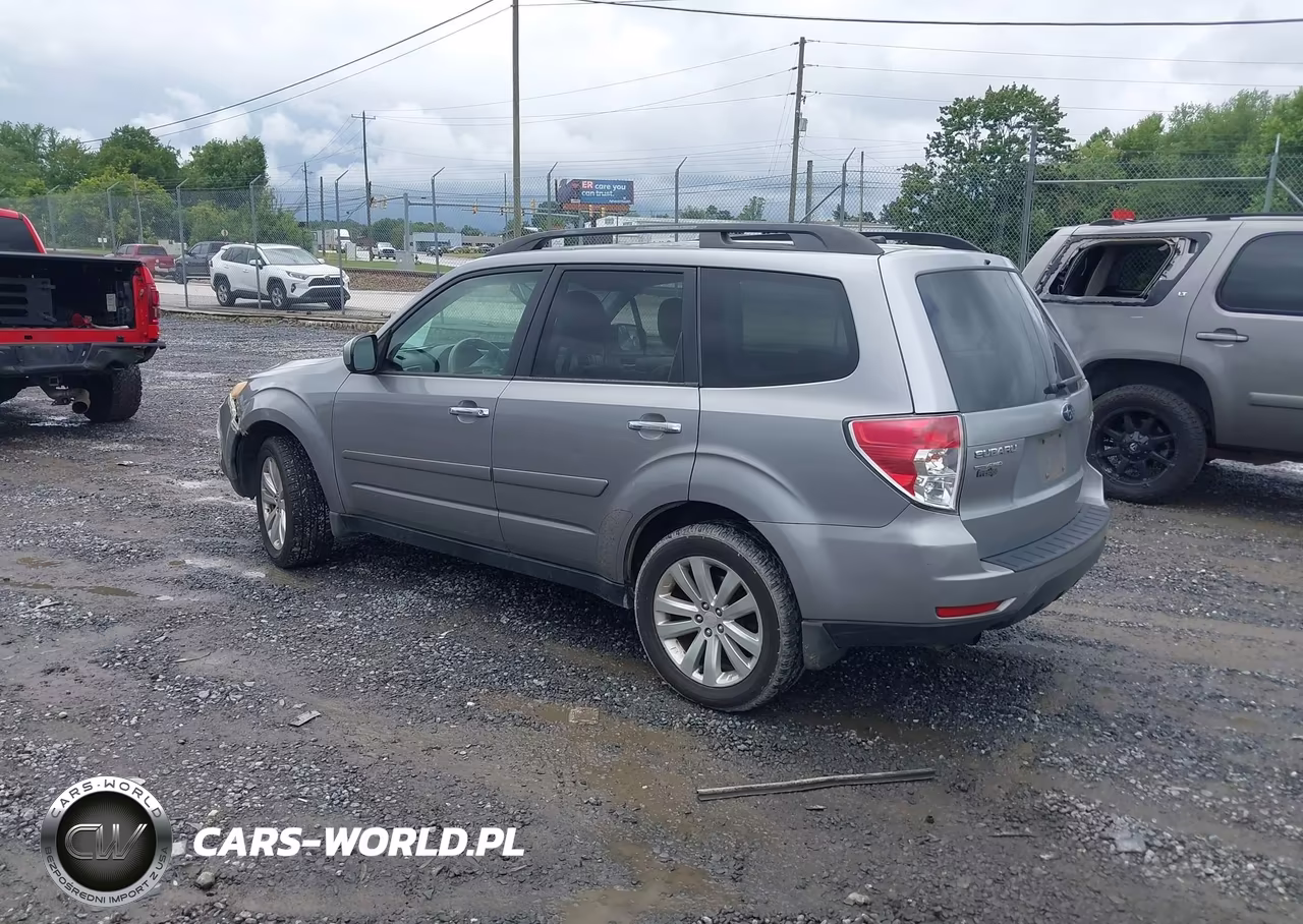 2011 Subaru Forester 2.5X Premium VIN:JF2SHADC8BH747301 - 3