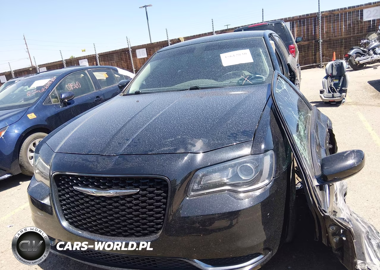 2019 Chrysler 300 Touring VIN:2C3CCARG6KH581212 - 13
