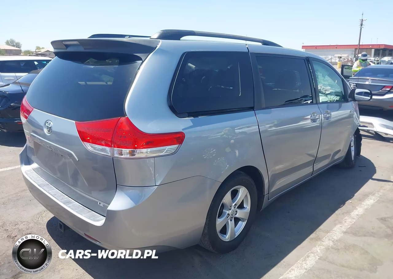2014 Toyota Sienna Le V6 8 Passenger VIN:5TDKK3DC8ES409716 - 4