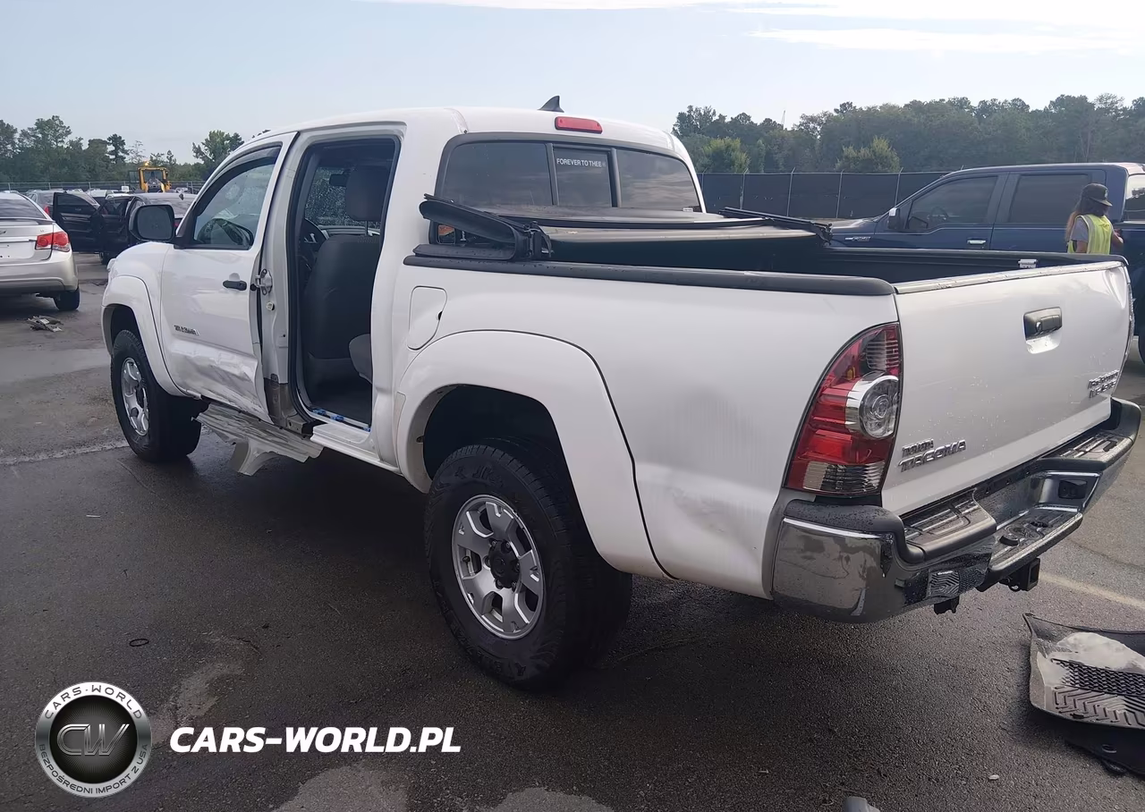2015 Toyota Tacoma Prerunner V6 VIN:5TFJU4GN1FX089207 - 3