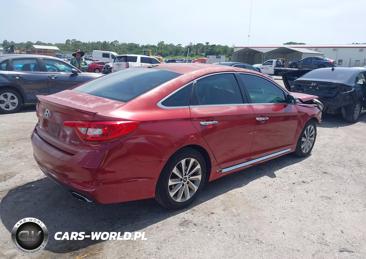 2016 Hyundai Sonata Sport VIN:5NPE34AF4GH412992 - 4