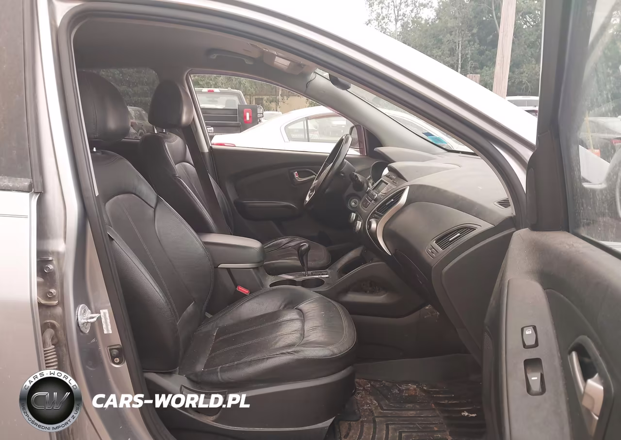 2011 Hyundai Tucson Limited VIN:KM8JU3AC6BU215599 - 5