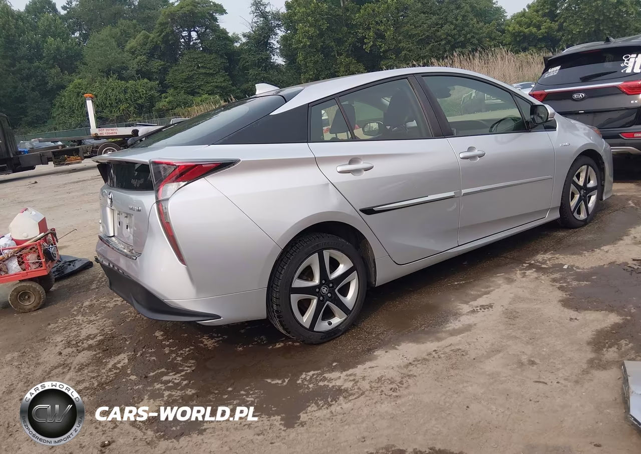 2016 Toyota Prius Three Touring VIN:JTDKARFU0G3515352 - 4